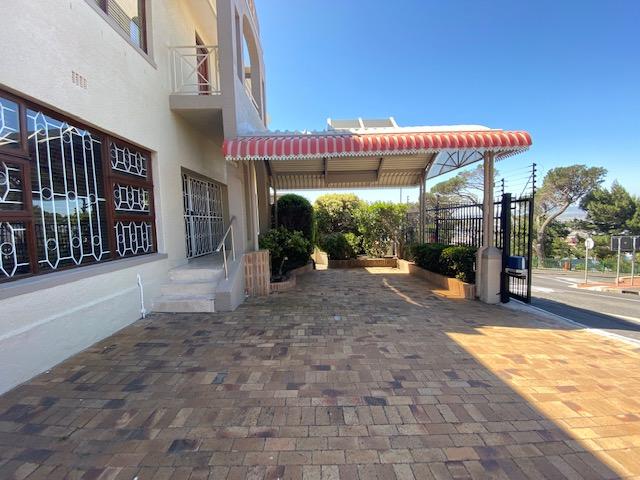 8 Bedroom Property for Sale in Walmer Estate Western Cape